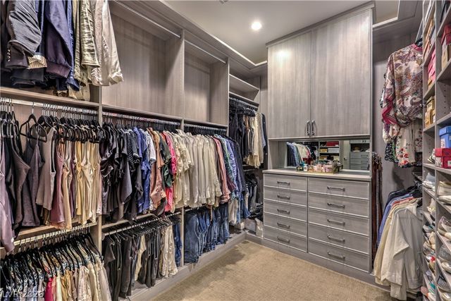 6842 Regency Crest Avenue, Las Vegas, NV 89148