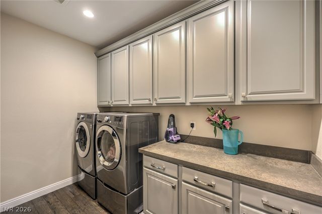 6842 Regency Crest Avenue, Las Vegas, NV 89148