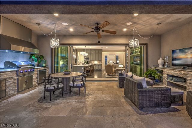 6842 Regency Crest Avenue, Las Vegas, NV 89148