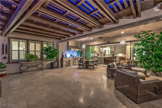 6842 Regency Crest Avenue, Las Vegas, NV 89148