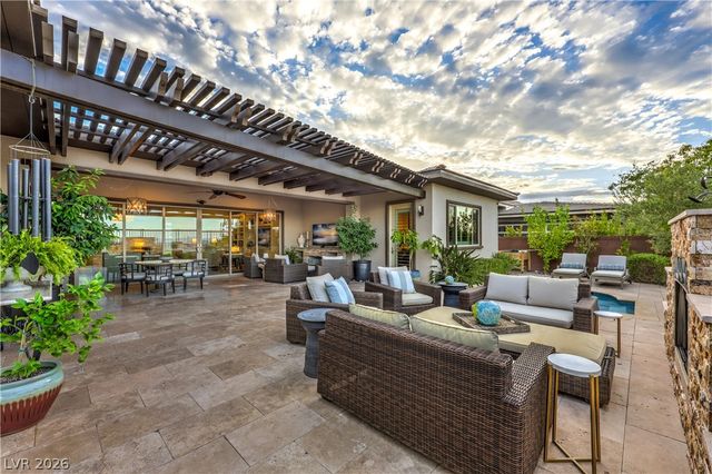 6842 Regency Crest Avenue, Las Vegas, NV 89148