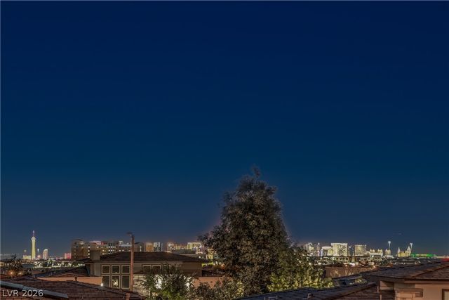 6842 Regency Crest Avenue, Las Vegas, NV 89148