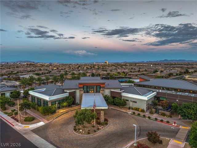 6842 Regency Crest Avenue, Las Vegas, NV 89148