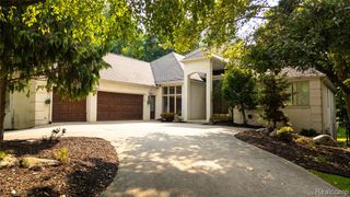 43564 Scenic Lane, Novi, MI 48167