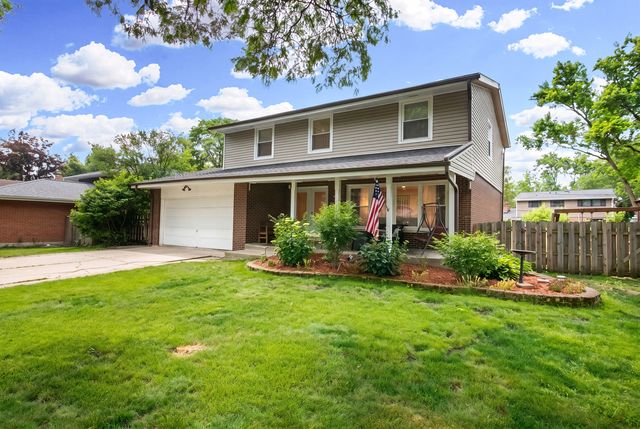 2005 E Cayuga Lane, Mount Prospect, IL 60056