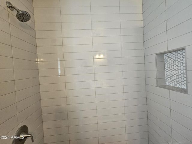819 E Apollo Road, Phoenix, AZ 85042