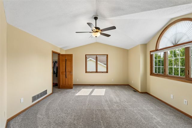 9921 Catalina Drive, Johnston, IA 50131