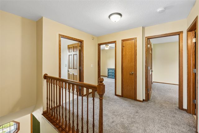 9921 Catalina Drive, Johnston, IA 50131
