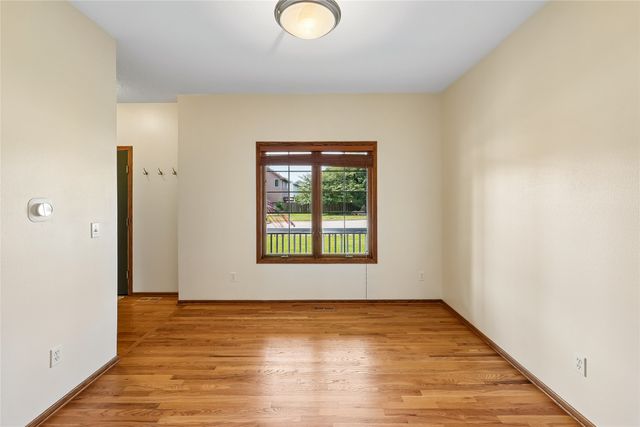9921 Catalina Drive, Johnston, IA 50131