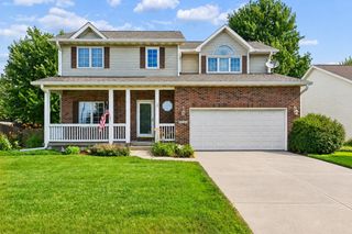 9921 Catalina Drive, Johnston, IA 50131