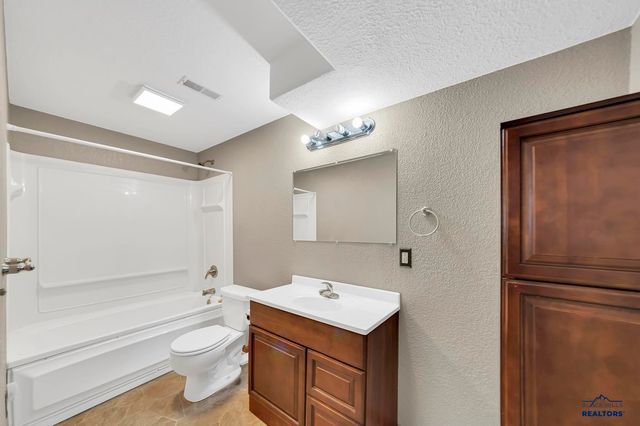 2525 SHAD, Rapid City, SD 57701