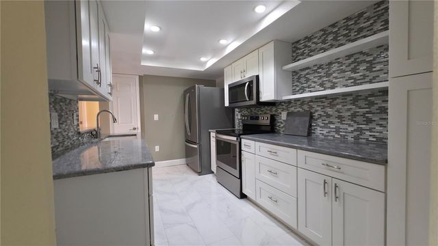 2025 SYLVESTER ROAD N109, Lakeland, FL 33803