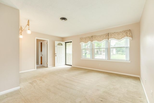 311 Carnation Street, Lake Jackson, TX 77566