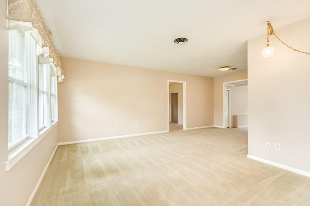 311 Carnation Street, Lake Jackson, TX 77566