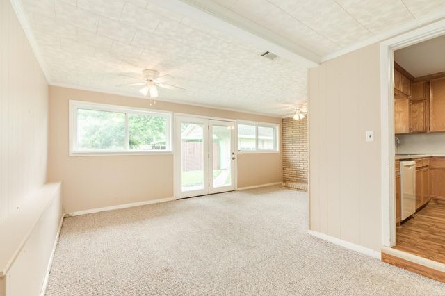 311 Carnation Street, Lake Jackson, TX 77566