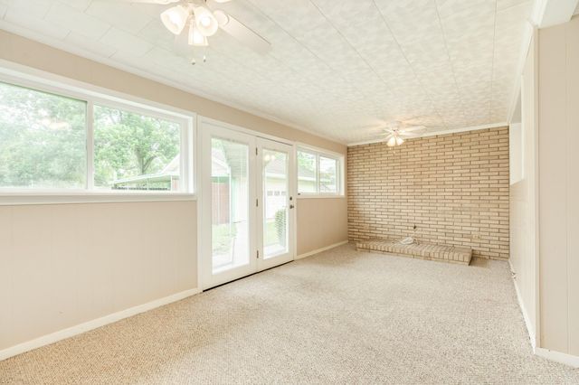 311 Carnation Street, Lake Jackson, TX 77566