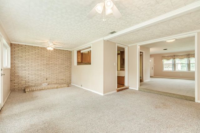 311 Carnation Street, Lake Jackson, TX 77566