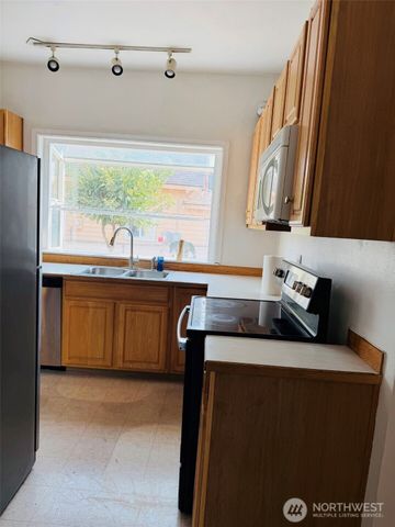 3724 E J Street, Tacoma, WA 98404