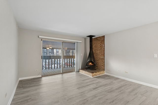 6185 Pinewood Court 202, Willowbrook, IL 60527