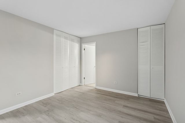 6185 Pinewood Court 202, Willowbrook, IL 60527