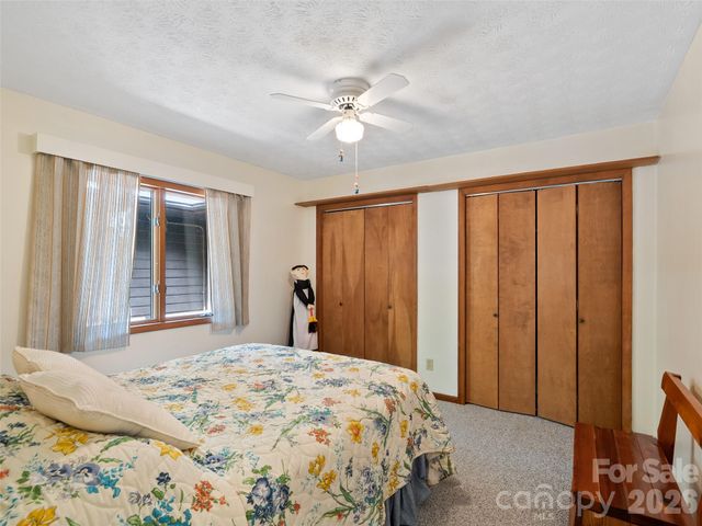 120 Carter Cove Road, Asheville, NC 28804