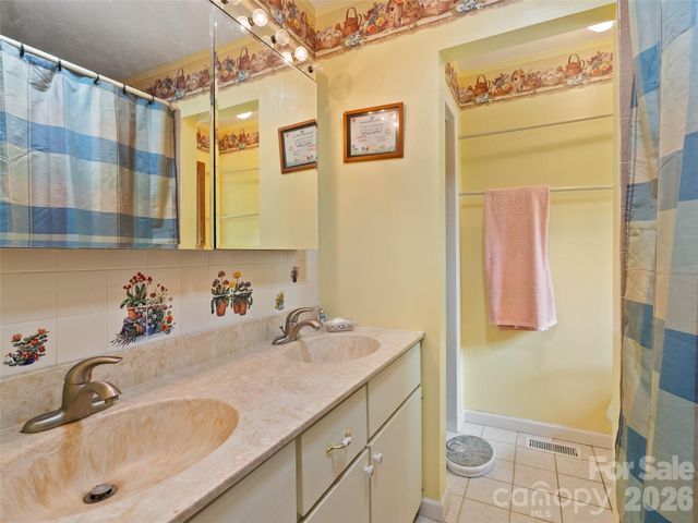 120 Carter Cove Road, Asheville, NC 28804