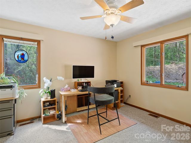 120 Carter Cove Road, Asheville, NC 28804