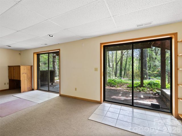 120 Carter Cove Road, Asheville, NC 28804
