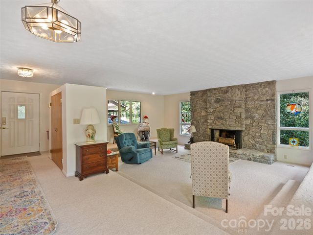 120 Carter Cove Road, Asheville, NC 28804