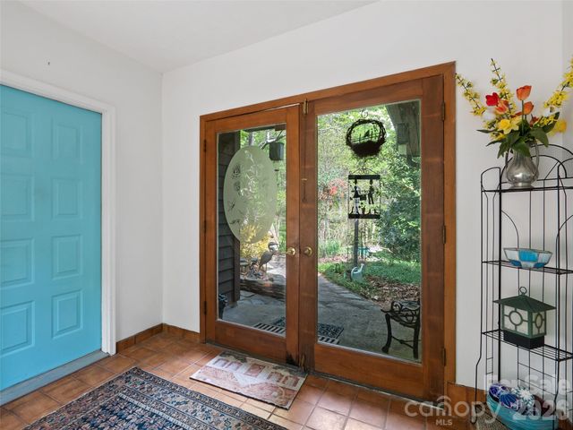 120 Carter Cove Road, Asheville, NC 28804