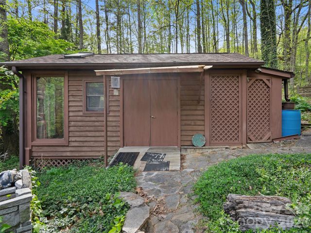 120 Carter Cove Road, Asheville, NC 28804