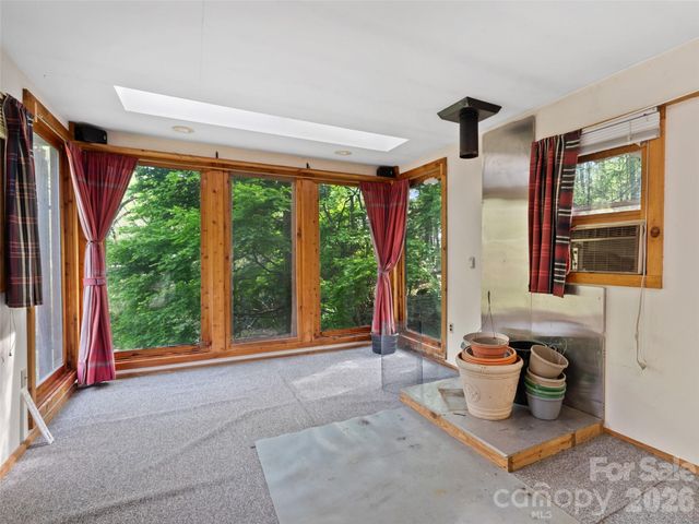 120 Carter Cove Road, Asheville, NC 28804