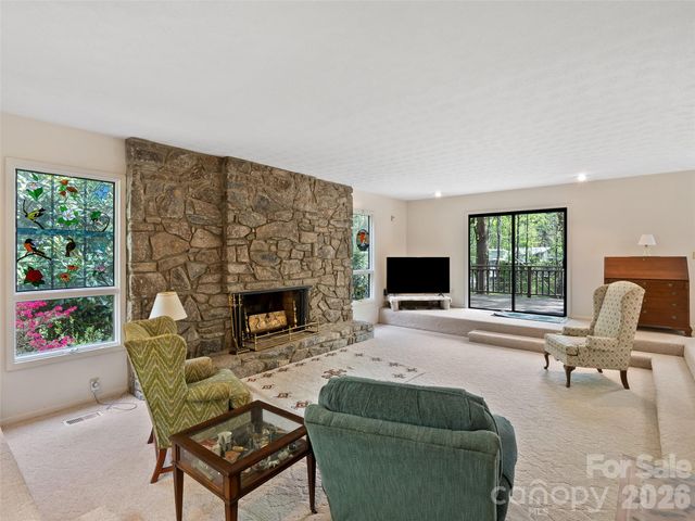 120 Carter Cove Road, Asheville, NC 28804