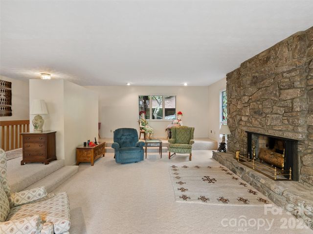 120 Carter Cove Road, Asheville, NC 28804