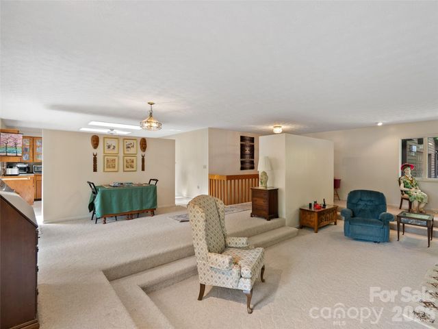 120 Carter Cove Road, Asheville, NC 28804