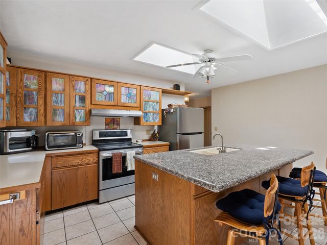 120 Carter Cove Road, Asheville, NC 28804