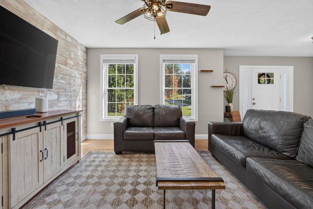 11 Bancroft Circle, Mont Vernon, NH 03057