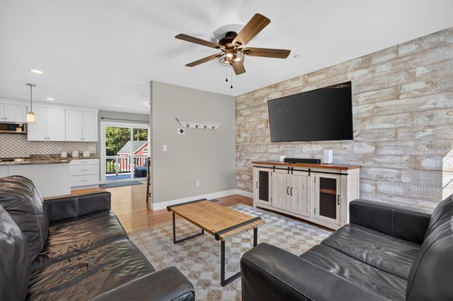 11 Bancroft Circle, Mont Vernon, NH 03057