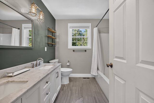 11 Bancroft Circle, Mont Vernon, NH 03057
