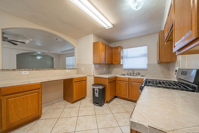 5630 Seacomber, San Antonio, TX 78242