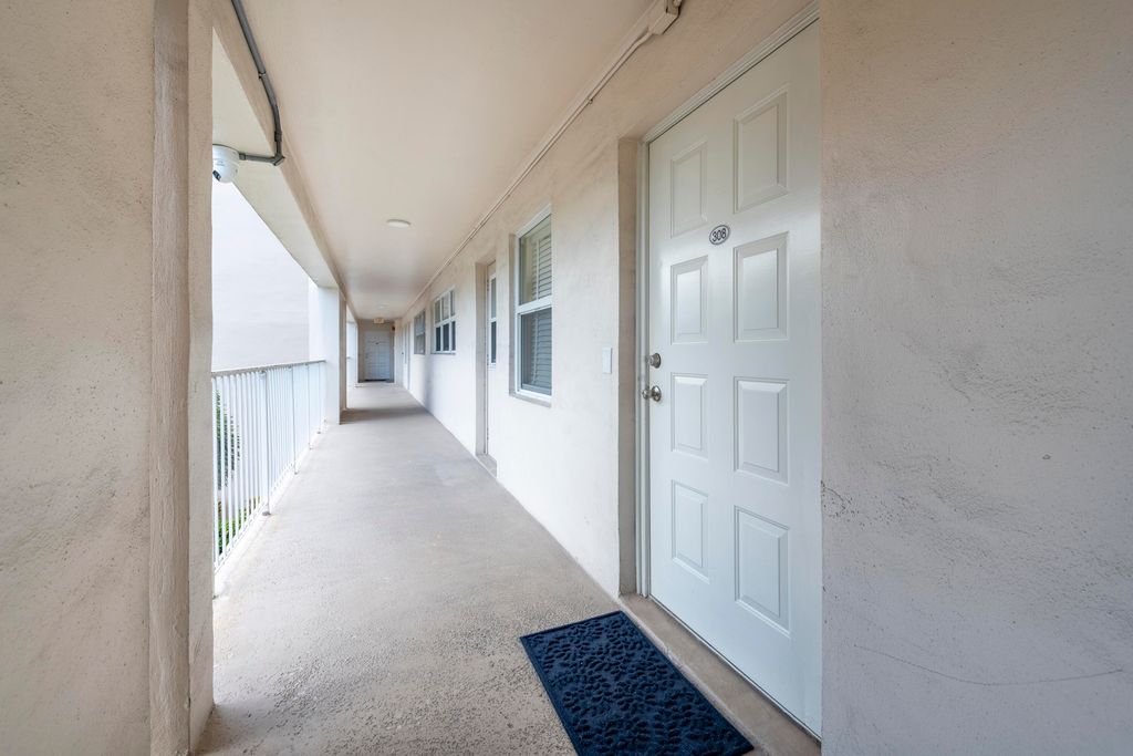 2651 S Course Drive 308, Pompano Beach, FL 33069