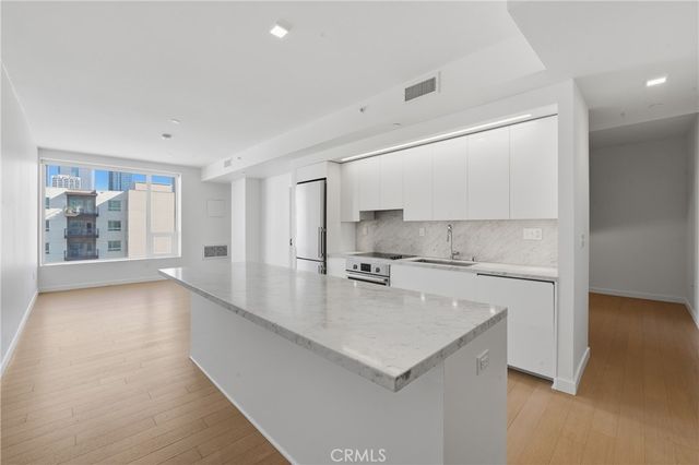 1050 S Grand Avenue 708, Los Angeles, CA 90015