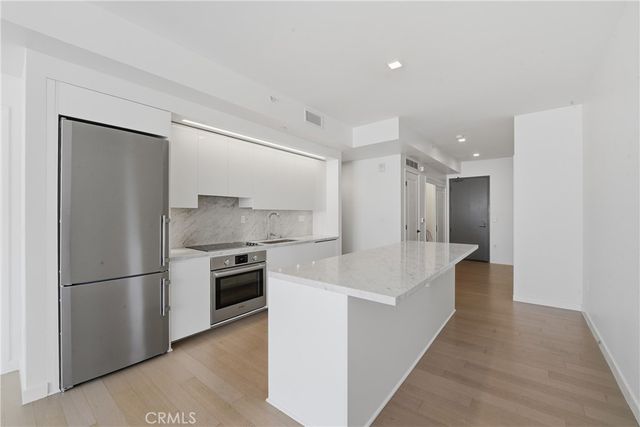 1050 S Grand Avenue 708, Los Angeles, CA 90015