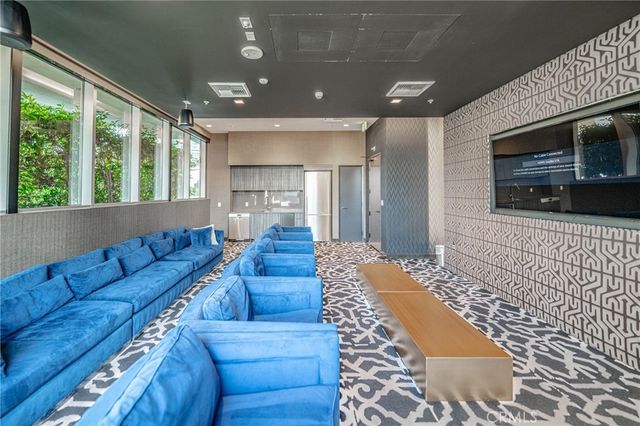 1050 S Grand Avenue 708, Los Angeles, CA 90015