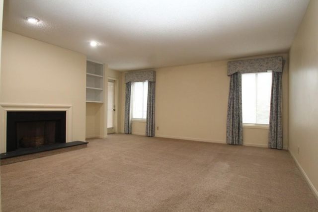 574 Emory Oaks Way, Decatur, GA 30033