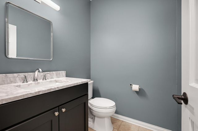 8595 Drake Court, Chanhassen, MN 55317