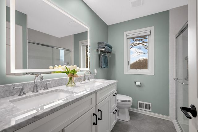 8595 Drake Court, Chanhassen, MN 55317