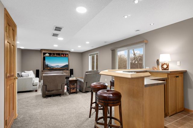 8595 Drake Court, Chanhassen, MN 55317