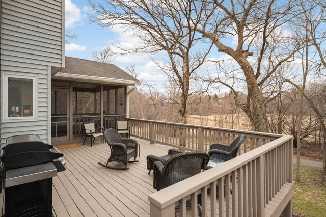 8595 Drake Court, Chanhassen, MN 55317