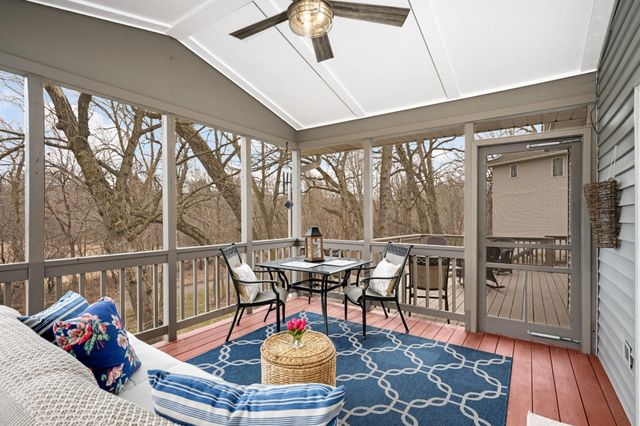 8595 Drake Court, Chanhassen, MN 55317